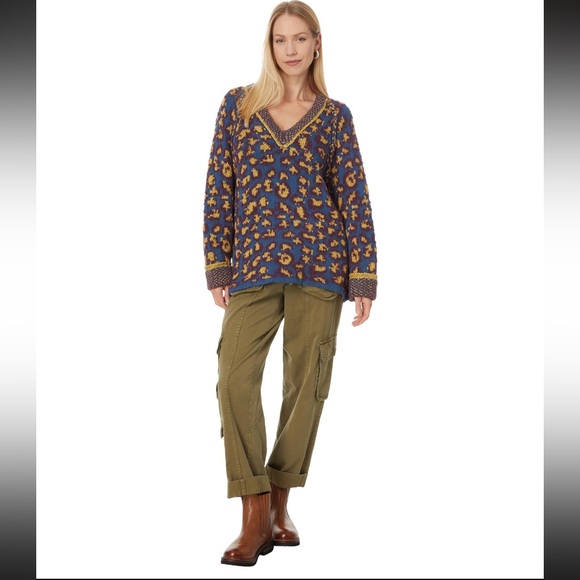 Free People Little Animal Sweater Size: Medium Color: Blue Fig - Picture 4 of 8